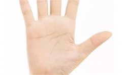 右手两条生命线的女人不多见，了解运势很重要