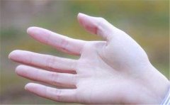 婚姻线分叉手相很多,具体手相需要具体分析