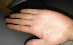 冷酷无情的手相,这样的人最不喜欢出门社交