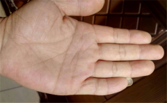 有此手相的女人，以后最好晚婚，不然后果很严