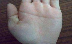 曲曲折折的掌纹事业线和相关手相解析