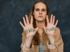 手相大師線上解析貧窮手相 趕緊來看