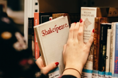 手相婚姻線怎麼看 兩分鐘瞭解手相中婚姻線的含義